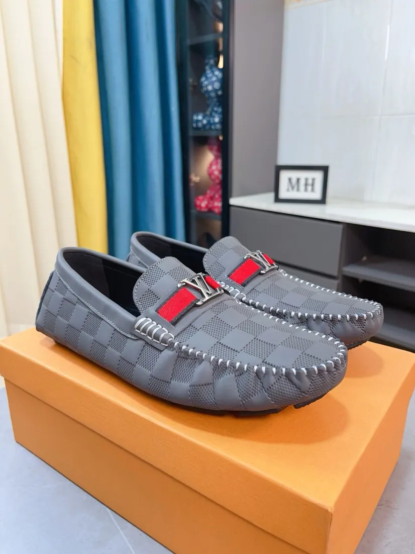Men's men's shoes💰400🌹🌹[LV Louis Vuitton] New men's beanie shoes💝💝.. Top-grade imported cowhide embossed➕Comfortable leather lining. It is extremely skin-friendly and comfortable, feels very delicate, and the shape is very correct! Perfectly reflects the three-dimensional sense, code number: 38-44